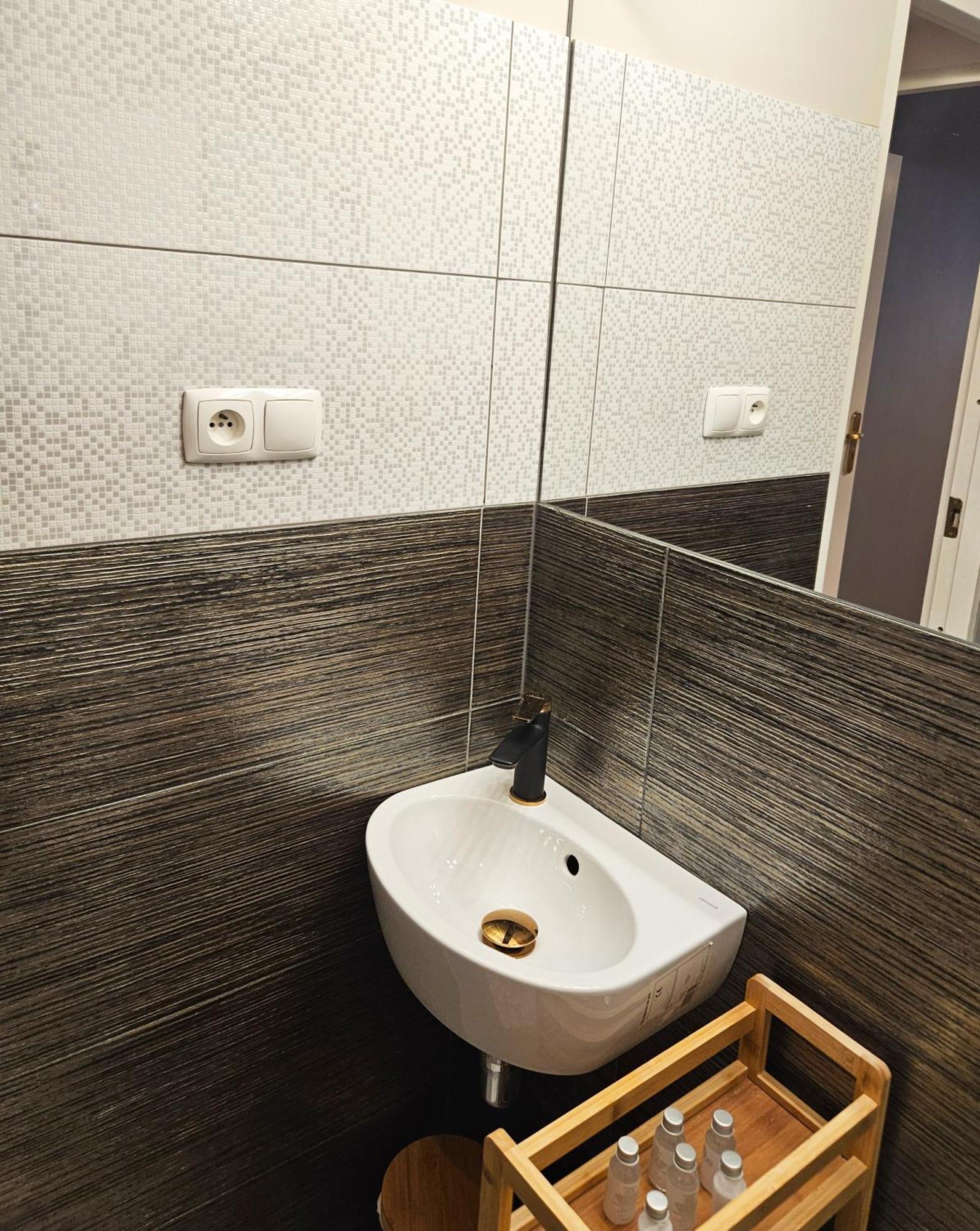 Sara -Mikolajska - Rynek - Netflix Hydromassage Apartment Красков Екстериор снимка